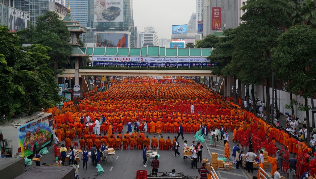 10,000 monks