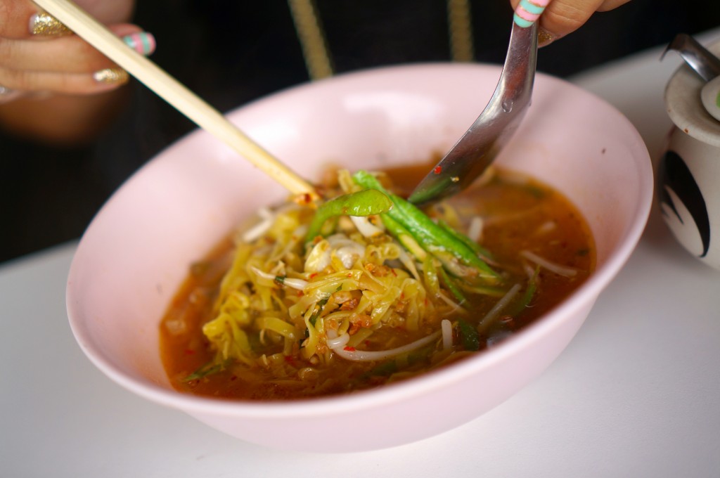 tom yum noodles
