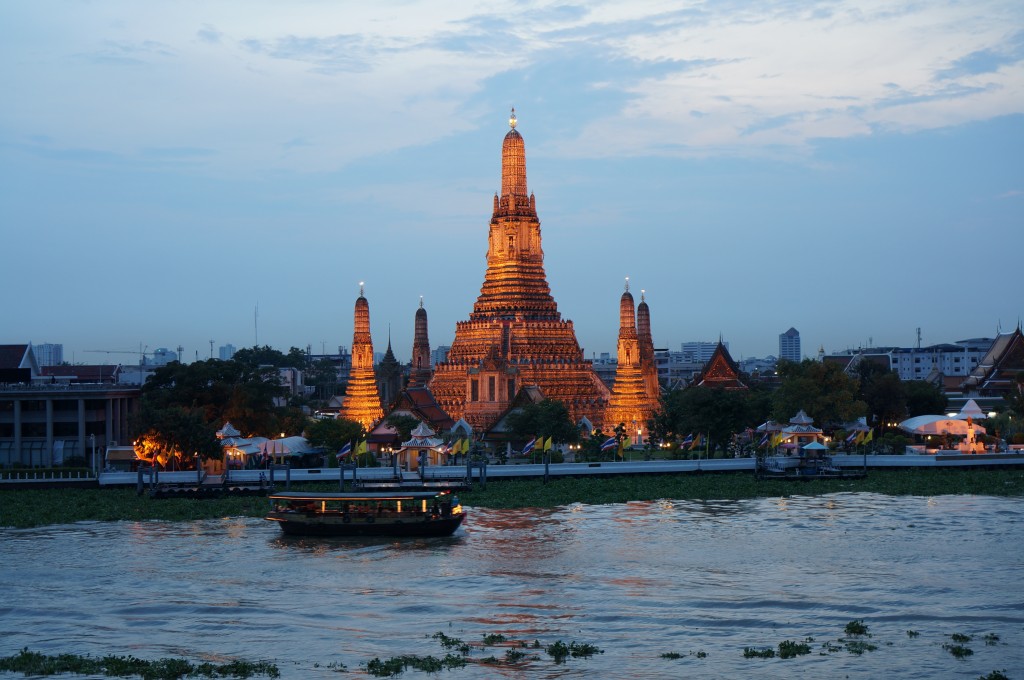 sunset at wat arun