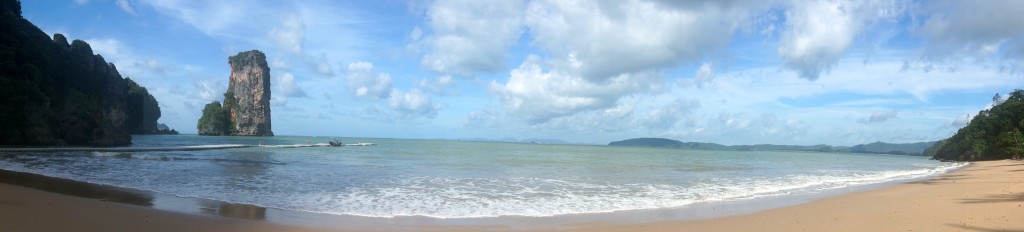 pano of centara beach