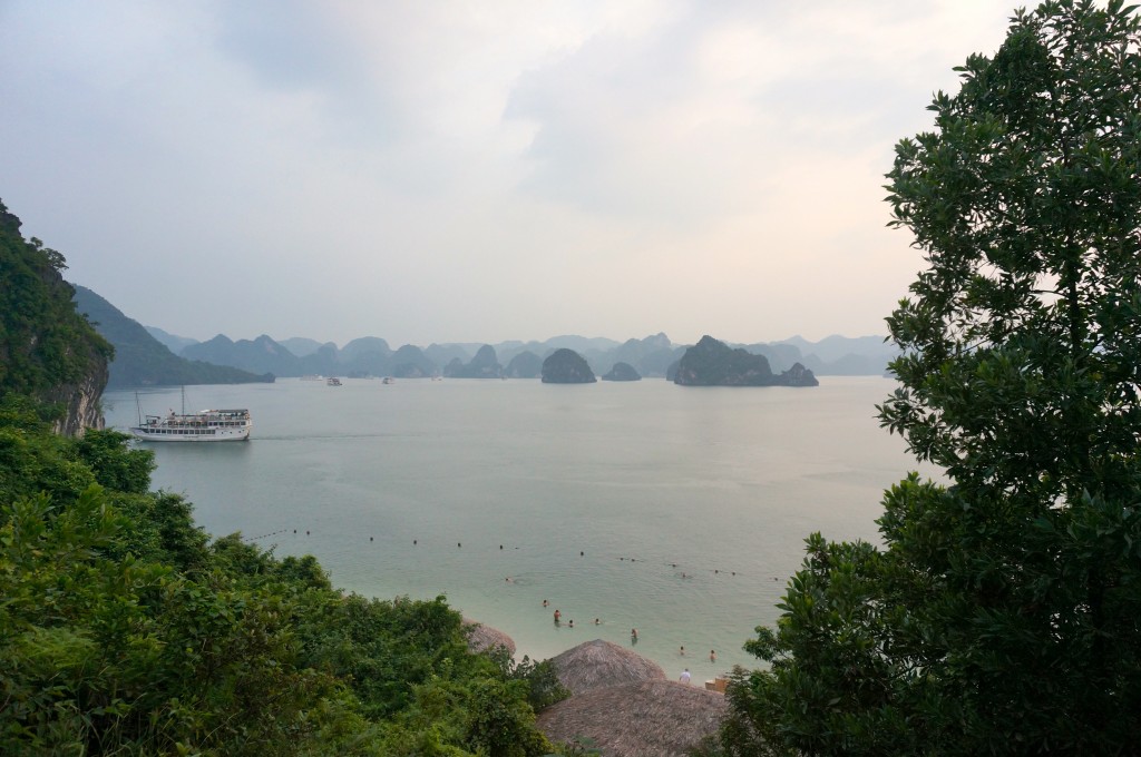 ha long beach view
