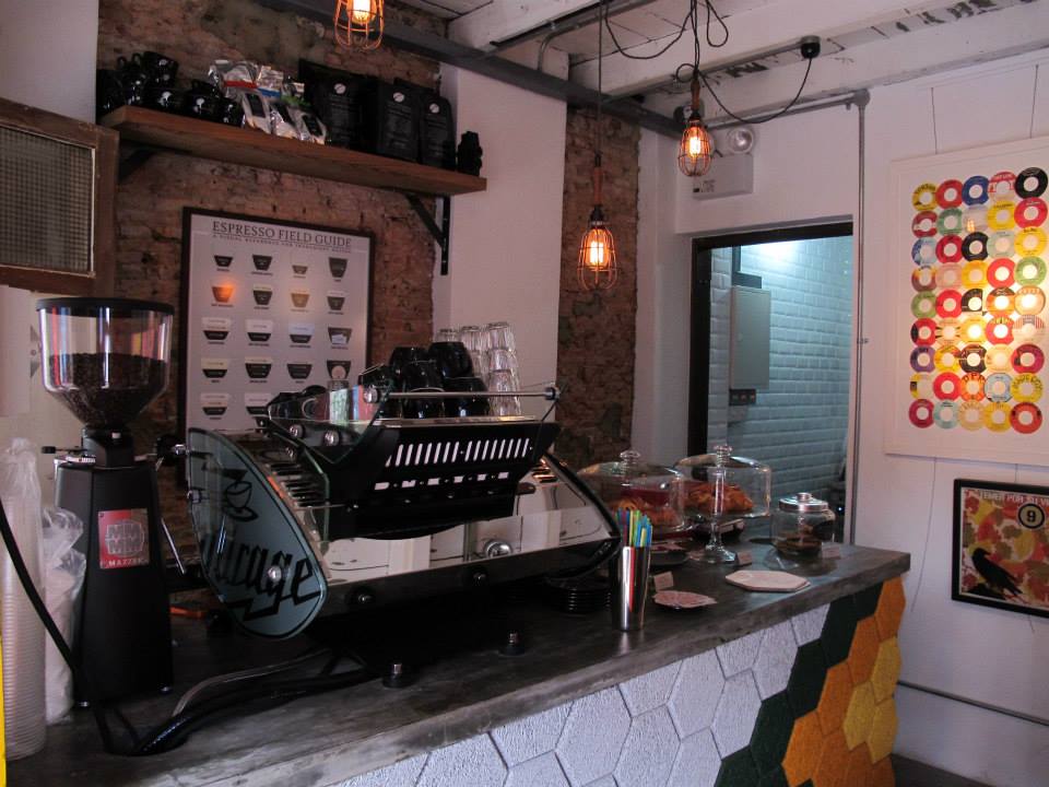 578667_405989766196420_686707218_n