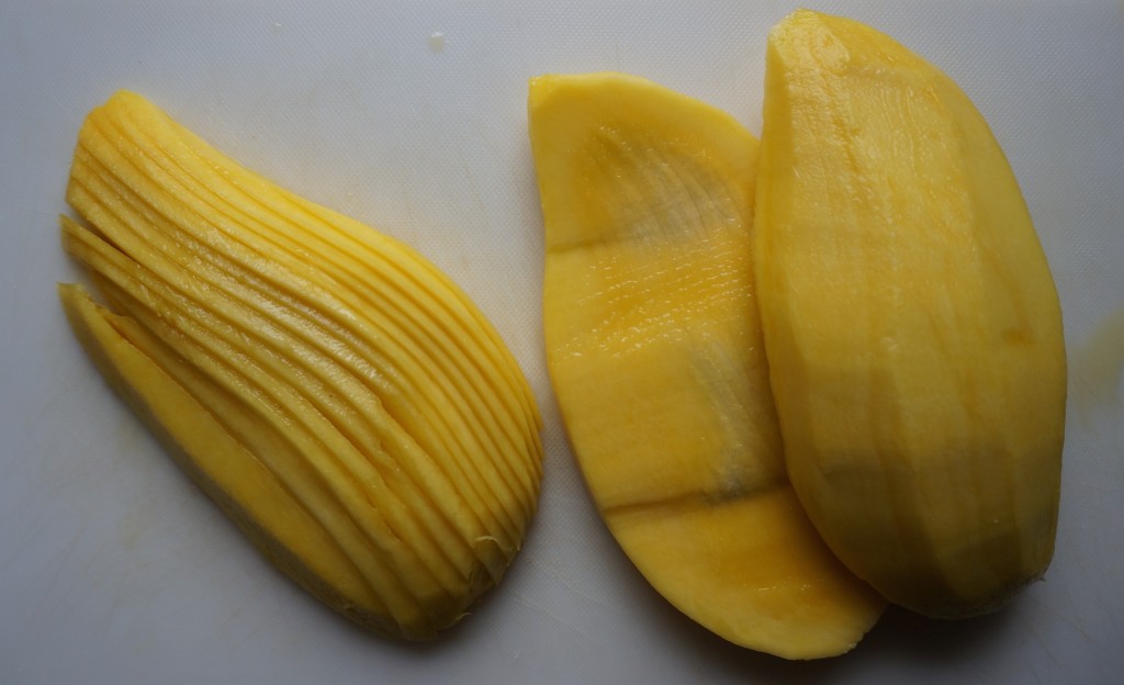 sliced mango